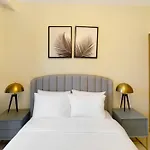 Fam Living - Harbour View 2,1 Bed, Partial Sea View