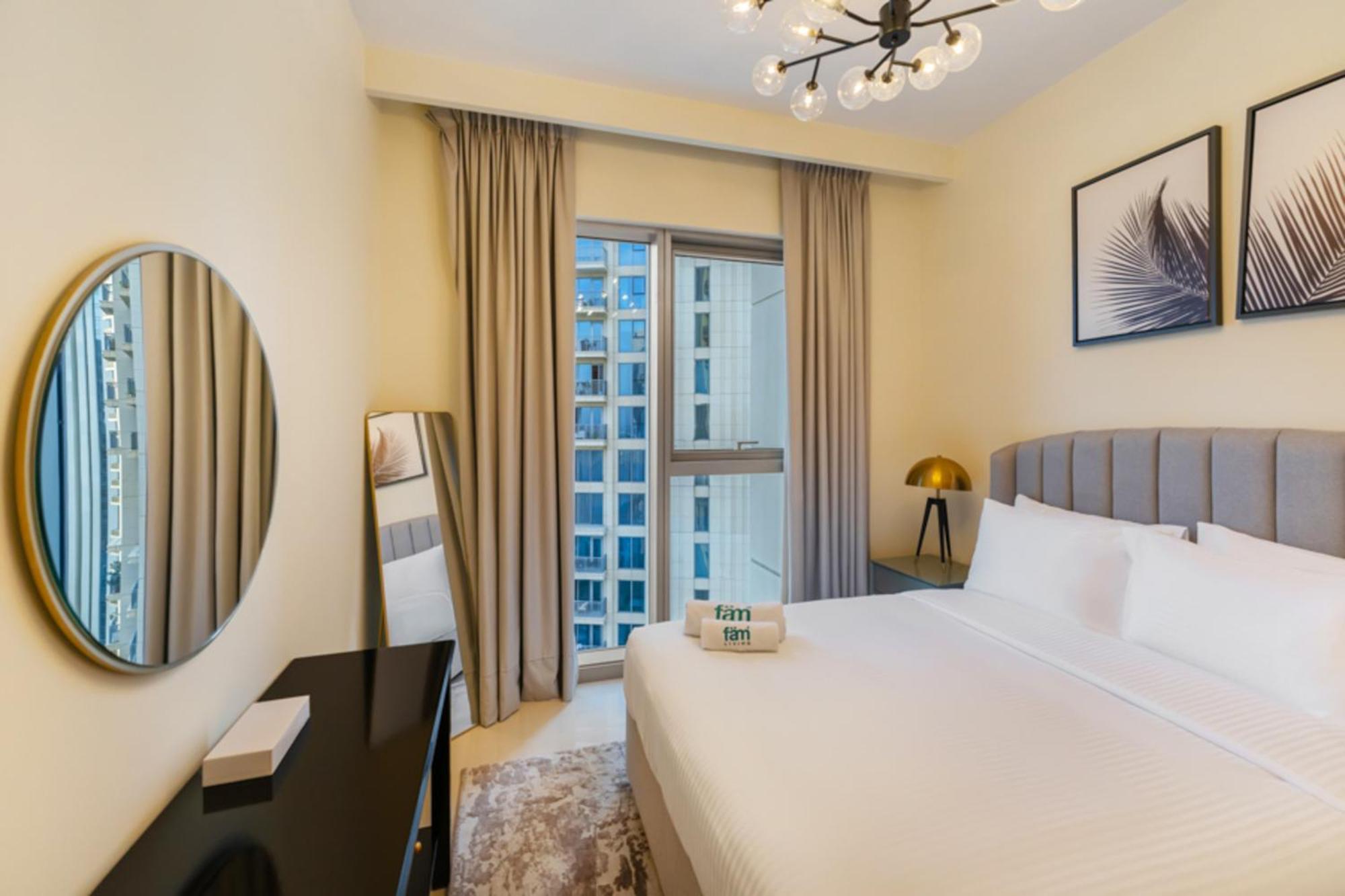 Fam Living - Harbour View 2,1 Bed, Partial Sea View Apartment Dubai