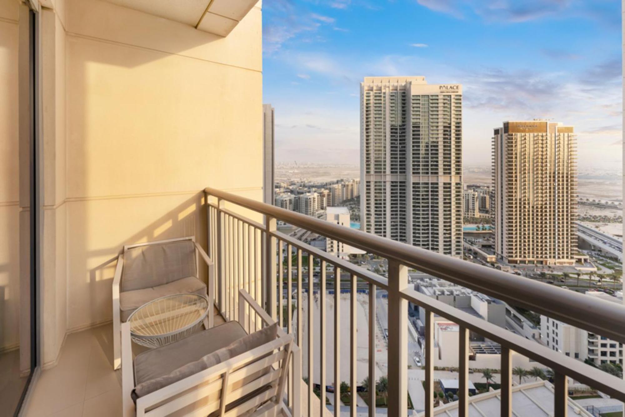 Fam Living - Harbour View 2,1 Bed, Partial Sea View Apartment Dubai