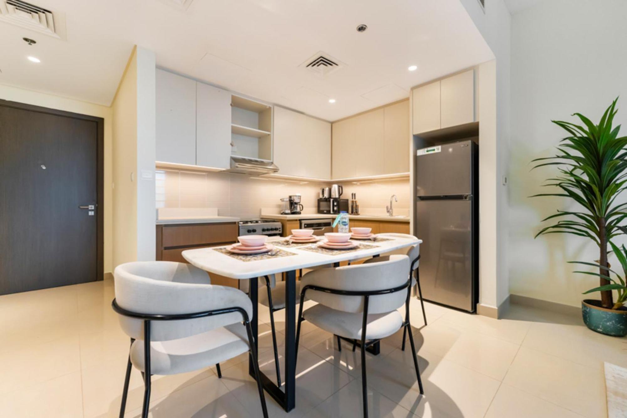 Fam Living - Harbour View 2,1 Bed, Partial Sea View