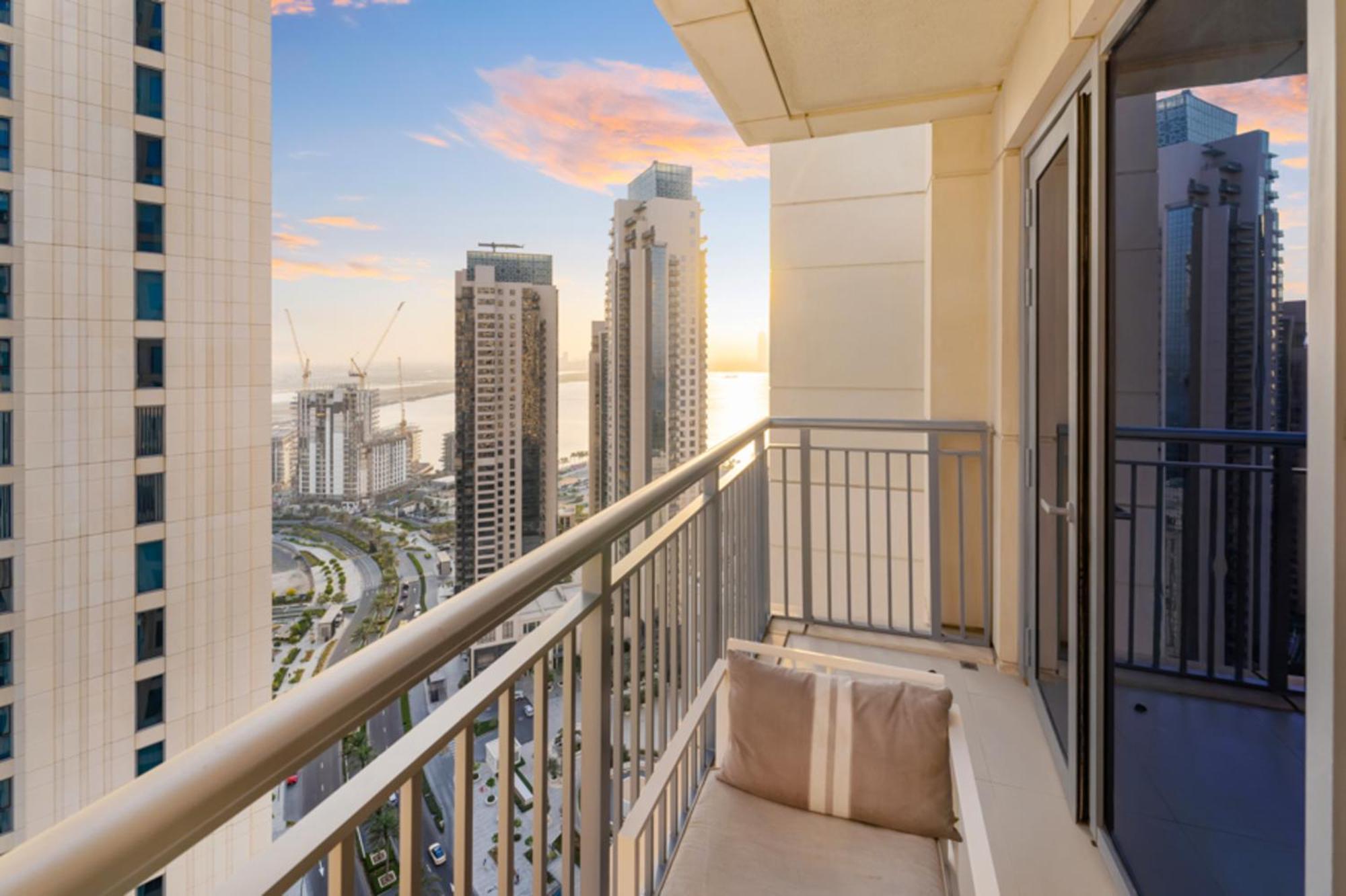 Fam Living - Harbour View 2,1 Bed, Partial Sea View *
